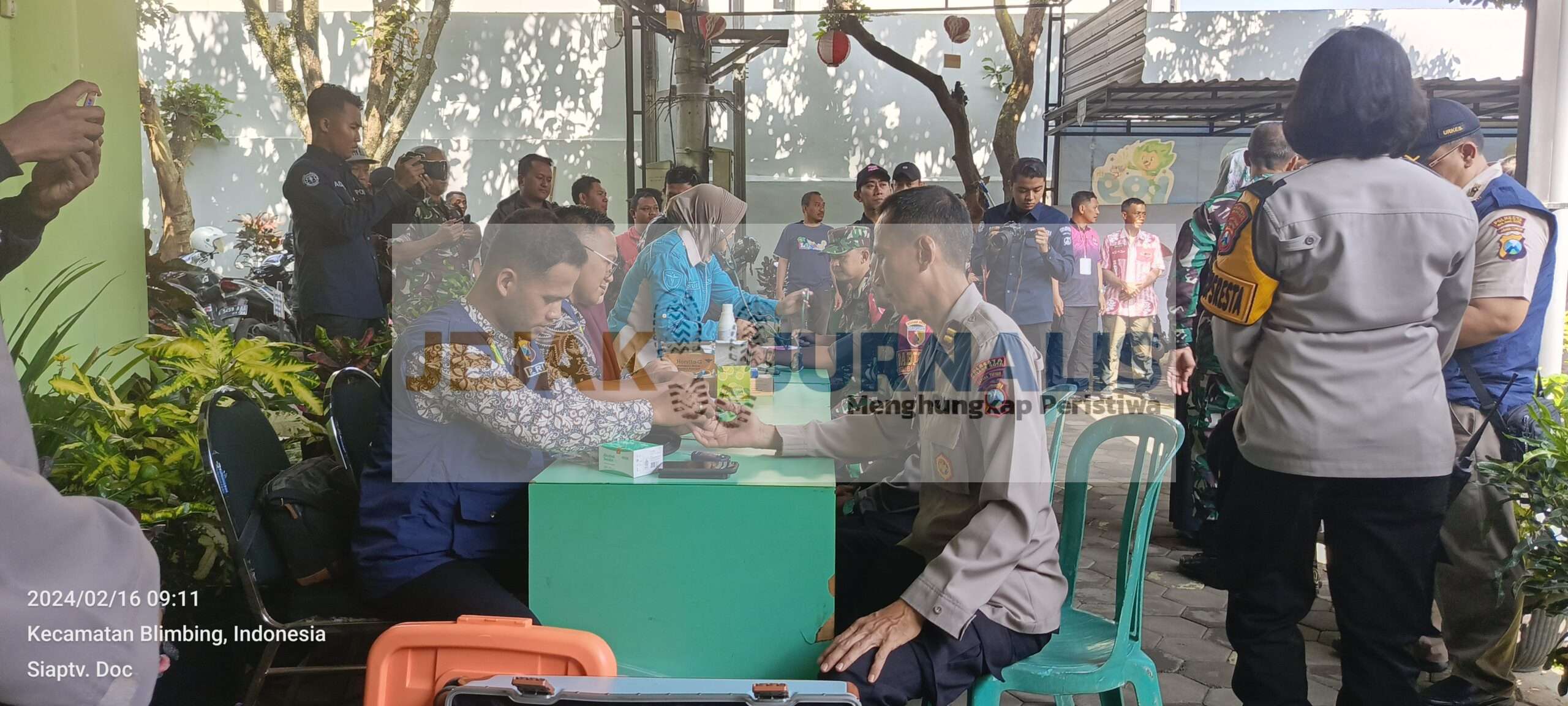 Polresta Malang Kota Menurunkan Nakes,Di Pergeseran Surat Suara Kecamatan Blimbing